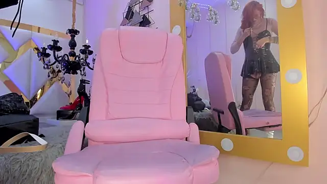 Juliana Saenzz online show from February 8, 2025, 2:49 pm