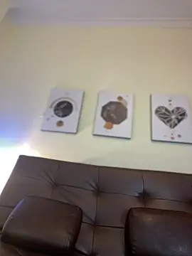 Snapshot of AleezaFrench chatting on February 23, 2025, 7:49 pm AleezaFrench online show from February 23, 2025, 7:49 pm