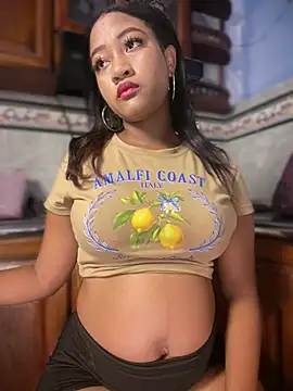 AleezaFrench online show from March 6, 2026, 1:40 pm