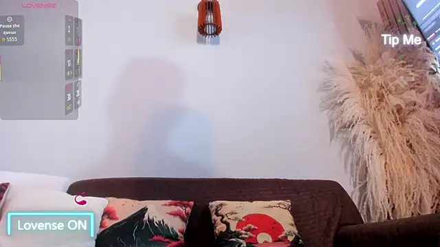 neo dimou  online show from October 4, 2025, 11:30 am