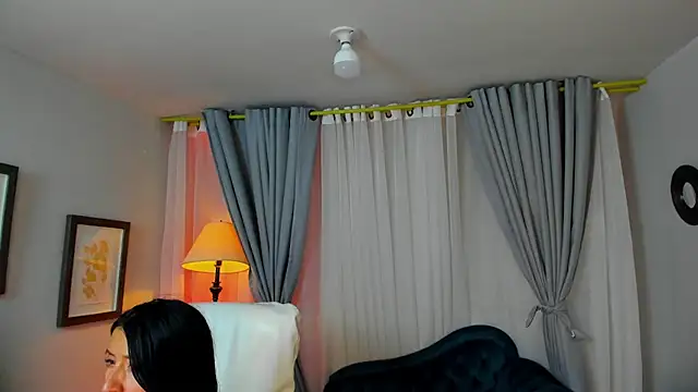 kira moon   online show from November 25, 2025, 8:20 pm