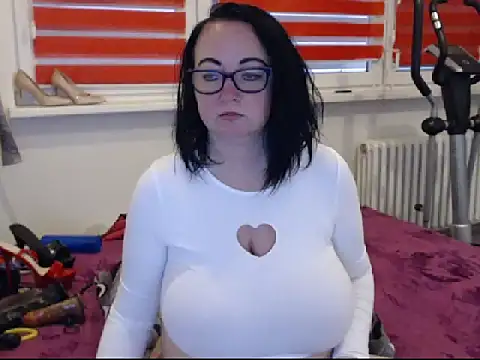 Alexie33 online show from January 20, 2025, 12:07 pm