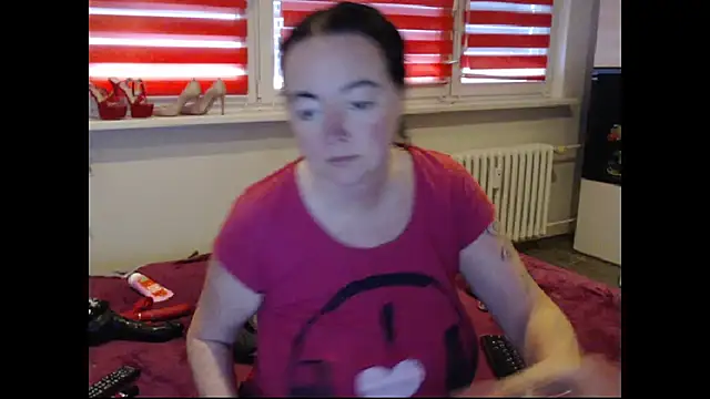 Alexie33 online show from April 1, 2026, 6:36 am