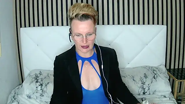 Snapshot of xxNoeliaxx chatting on January 15, 2025, 7:37 am xxNoeliaxx online show from January 15, 2025, 7:37 am