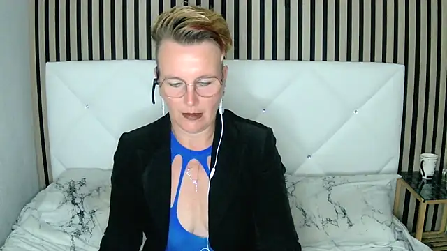 Snapshot of xxNoeliaxx chatting on January 16, 2025, 8:00 am xxNoeliaxx online show from January 16, 2025, 8:00 am