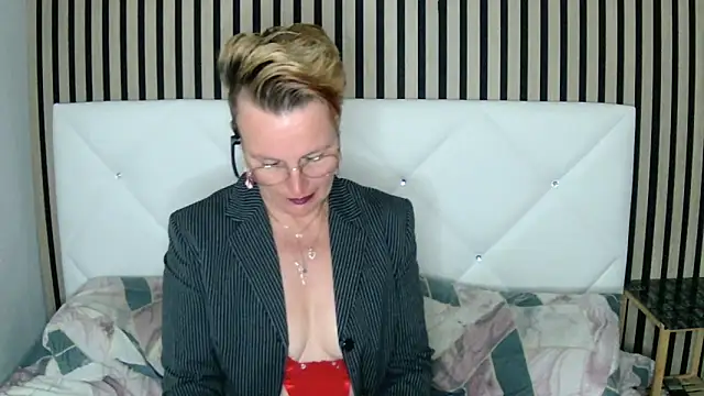 Snapshot of xxNoeliaxx chatting on February 4, 2025, 11:16 am xxNoeliaxx online show from February 4, 2025, 11:16 am