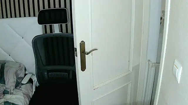 Snapshot of xxNoeliaxx chatting on March 20, 2025, 7:58 am xxNoeliaxx online show from March 20, 2025, 7:58 am