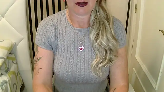 Snapshot of xxNoeliaxx chatting on March 2, 2026, 8:32 am xxNoeliaxx online show from March 2, 2026, 8:32 am