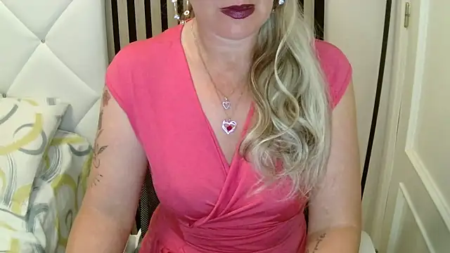 xxNoeliaxx online show from March 5, 2026, 7:59 am