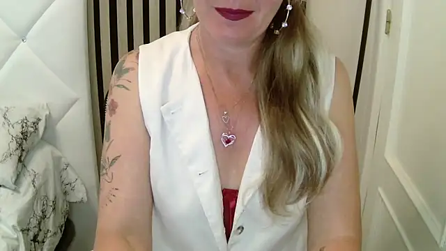 xxNoeliaxx online show from April 5, 2026, 7:38 am