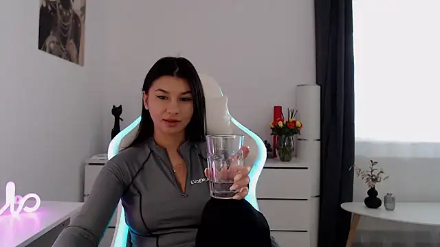 Simply the best online show from November 8, 2025, 11:21 am