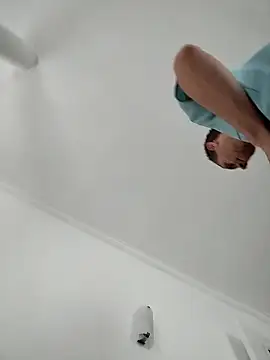 Snapshot of Blondinet92 chatting on December 1, 2025, 4:34 pm Blondinet92 online show from December 1, 2025, 4:34 pm