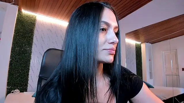 carina rossi online show from October 7, 2025, 12:35 pm