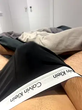 h0rnyguy001 online show from October 30, 2025, 7:10 am