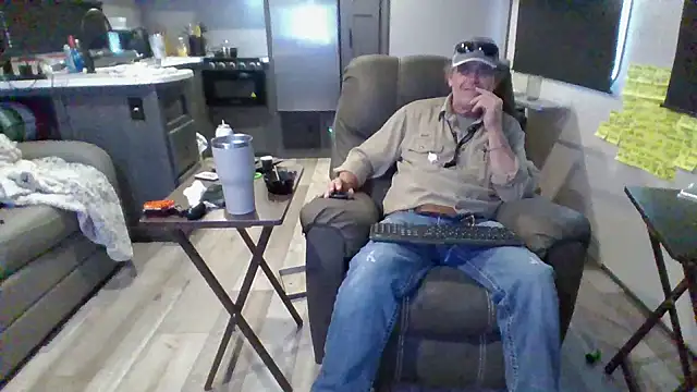 lateniter online show from January 5, 2026, 11:08 pm