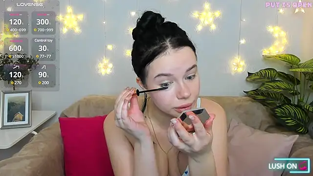 Lori  Hell online show from February 26, 2025, 2:37 am