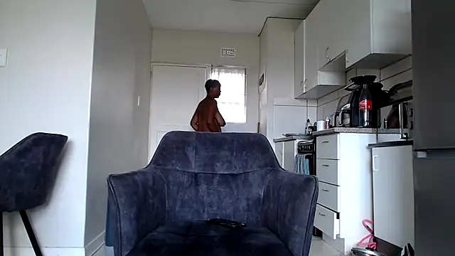 officialkhakes za online show from January 5, 2025, 2:19 pm