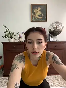 LiliJones  online show from February 8, 2025, 4:14 pm