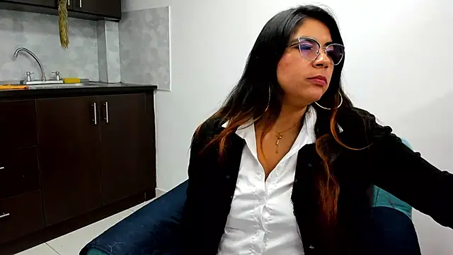 Luna Dumont online show from February 20, 2025, 2:13 pm