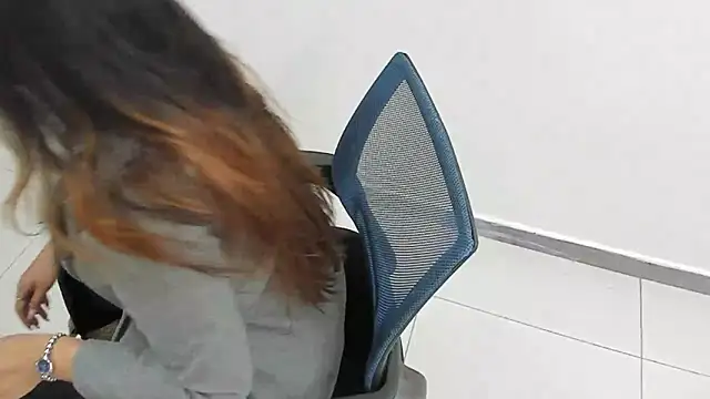 Luna Dumont online show from March 17, 2025, 11:21 am