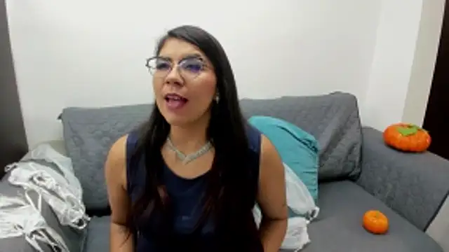 Luna Dumont online show from October 31, 2025, 11:22 am