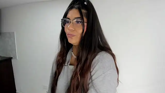 Luna Dumont online show from November 16, 2025, 11:21 pm