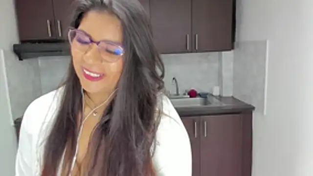 Luna Dumont online show from March 24, 2026, 11:15 am