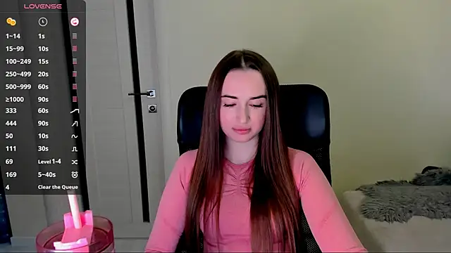 Kimmberr online show from October 24, 2025, 4:42 am