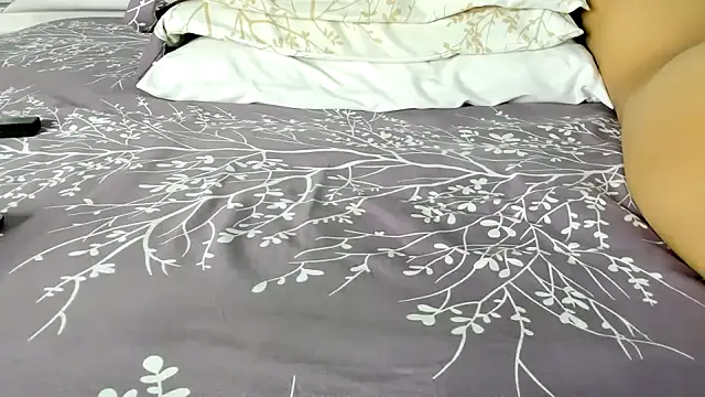 Snapshot of maybelline69 chatting on September 23, 2025, 10:02 pm maybelline69 online show from September 23, 2025, 10:02 pm