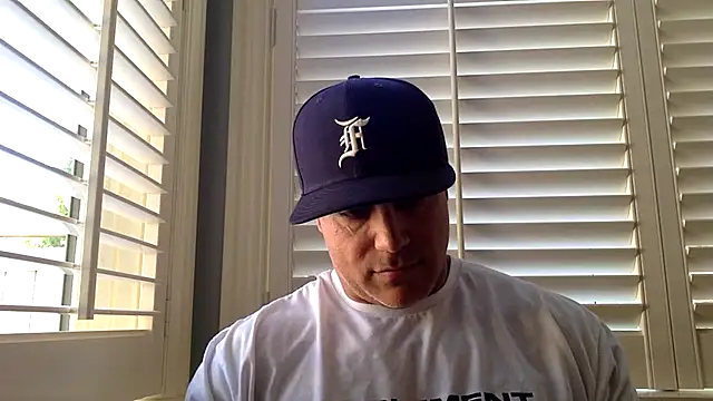 Snapshot of Bad_daddy21 chatting on September 22, 2025, 6:21 pm Bad daddy21 online show from September 22, 2025, 6:21 pm