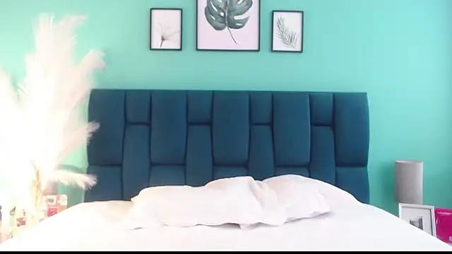 Snapshot of NicollColeman chatting on March 4, 2025, 3:15 pm NicollColeman online show from March 4, 2025, 3:15 pm