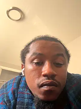 Snapshot of MandingoSlinging chatting on October 16, 2025, 9:05 pm MandingoSlinging online show from October 16, 2025, 9:05 pm