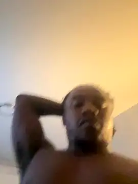 Snapshot of MandingoSlinging chatting on November 1, 2025, 12:51 pm MandingoSlinging online show from November 1, 2025, 12:51 pm