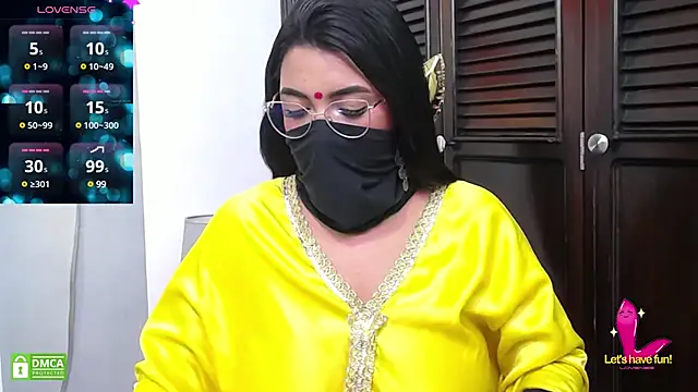 lakshmiraniii online show from February 13, 2025, 1:37 pm