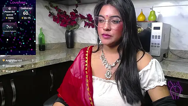 lakshmiraniii online show from March 6, 2025, 4:28 pm