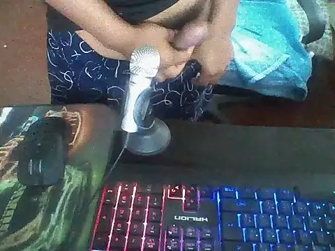 Snapshot of MauroALEXIS chatting on November 17, 2025, 10:26 pm MauroALEXIS online show from November 17, 2025, 10:26 pm