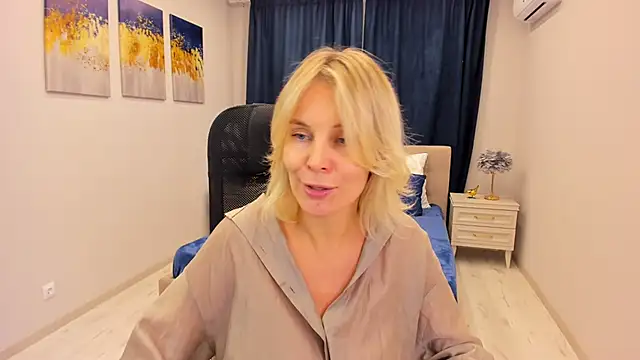 Sinty Devis online show from January 13, 2025, 2:42 pm