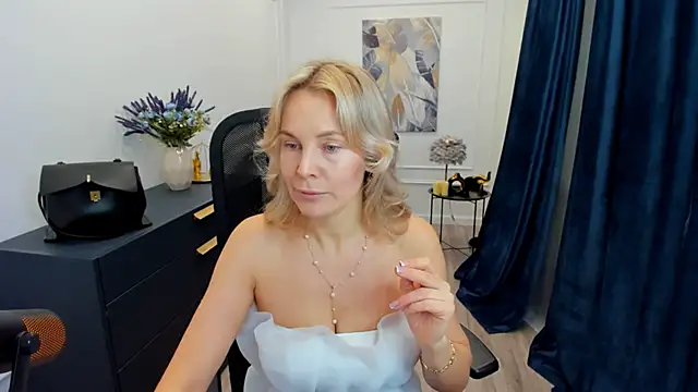 Sinty Devis online show from February 22, 2026, 4:24 am