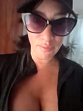 TheGoddessBianca online show from March 5, 2026, 9:27 am