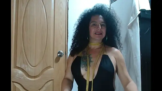 abbycrespa online show from February 17, 2025, 8:04 pm