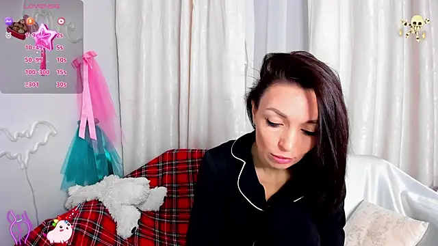 jessica tiny online show from November 15, 2025, 1:14 am