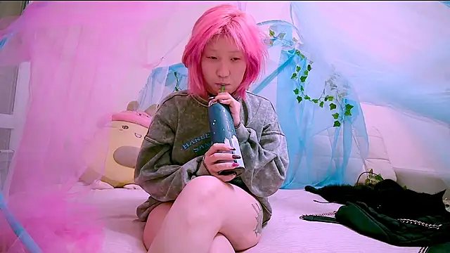 Akemilun online show from November 8, 2025, 12:44 am