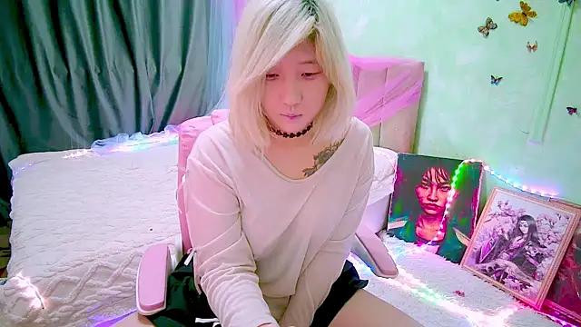 Akemilun online show from April 12, 2026, 6:02 pm