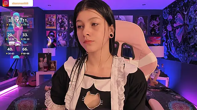 LanaKyutt online show from October 12, 2025, 1:43 pm