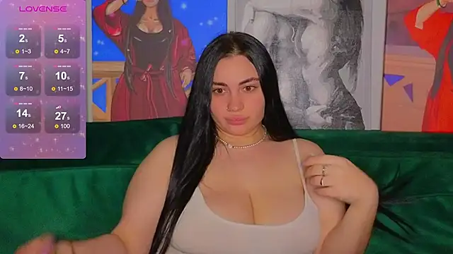 Snapshot of Nikki_Kardashian chatting on December 12, 2024, 10:42 pm Nikki Kardashian online show from December 12, 2024, 10:42 pm