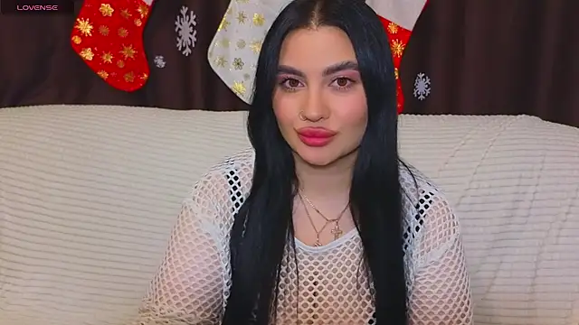 Snapshot of Nikki_Kardashian chatting on January 13, 2025, 10:13 pm Nikki Kardashian online show from January 13, 2025, 10:13 pm