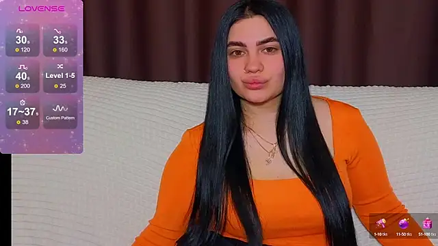 Snapshot of Nikki_Kardashian chatting on February 11, 2025, 1:31 am Nikki Kardashian online show from February 11, 2025, 1:31 am