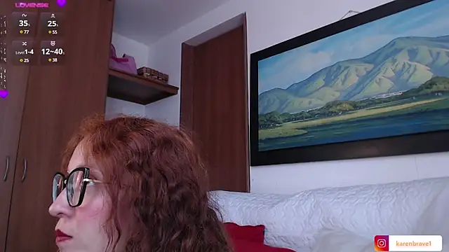 Snapshot of karen_brave chatting on December 4, 2024, 5:44 pm karen brave online show from December 4, 2024, 5:44 pm