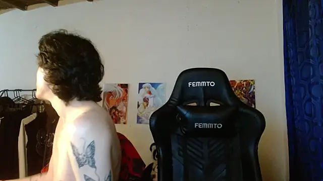 angelitofemboy online show from January 29, 2025, 6:33 am