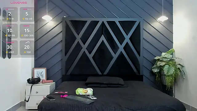 Apolo Bianco  online show from September 10, 2025, 11:27 pm